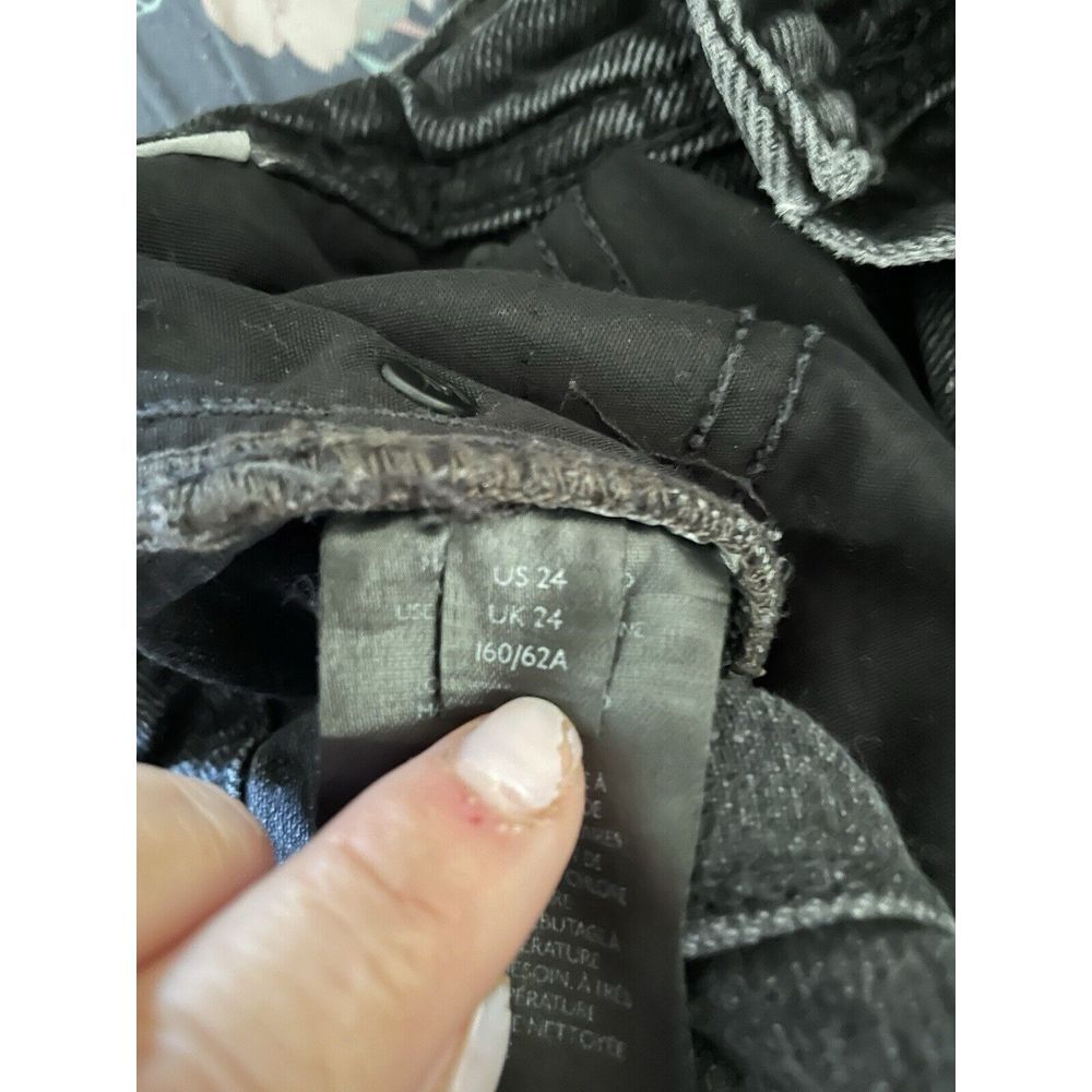 Free‎ People We The Free Women's High Rise Tapered Leg Frayed Hem Jeans Black 24 - Picture 8 of 9